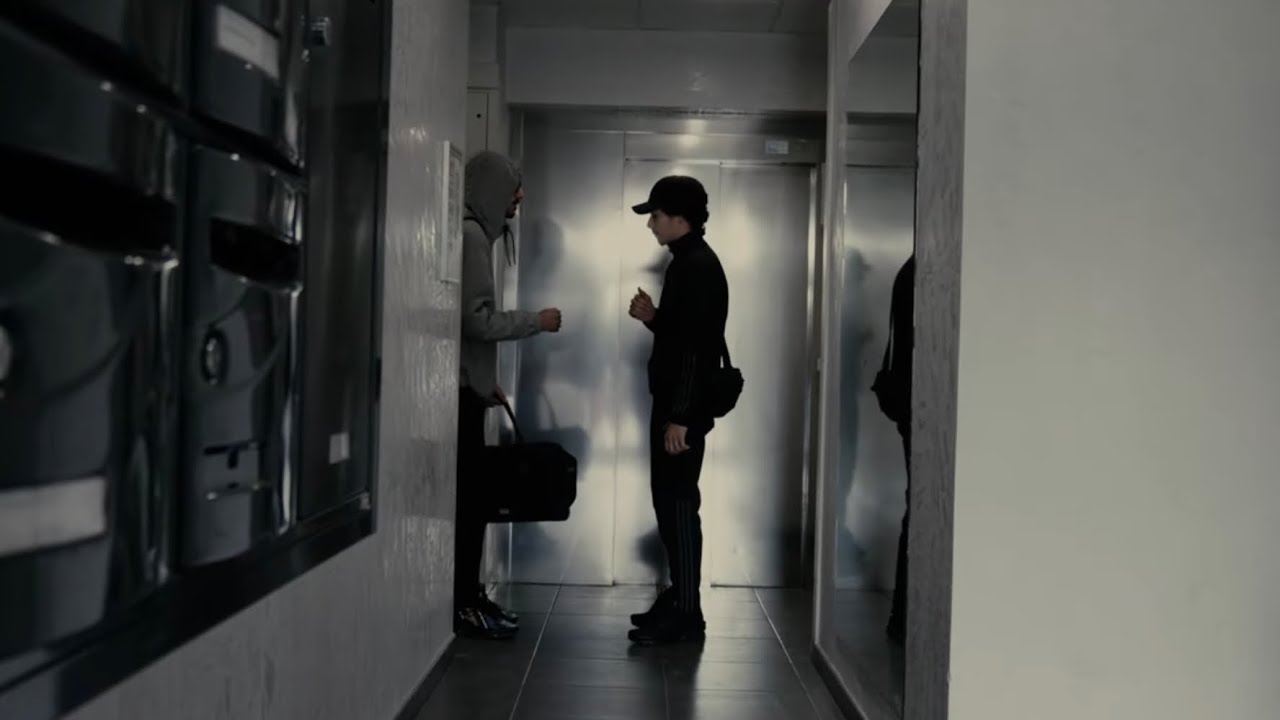 REDZ - SALVATORE // Clip off.