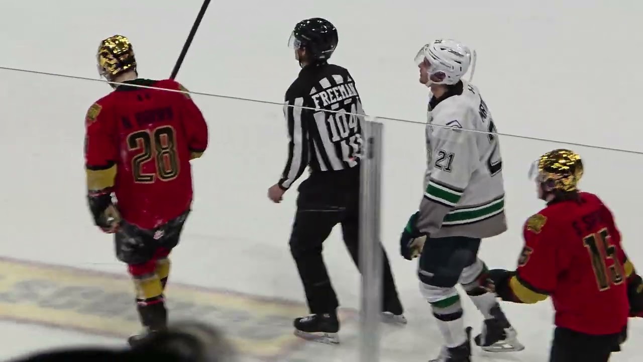 Final moments of Winterhawks vs Thunderbirds