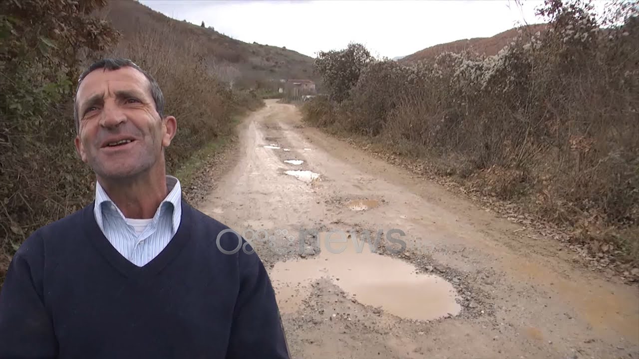 Harrohen “kufitarët” në Dibër, banori pyet gazetarin: Me makinë erdhe? Mirë që s'ke mbetur në rrugë