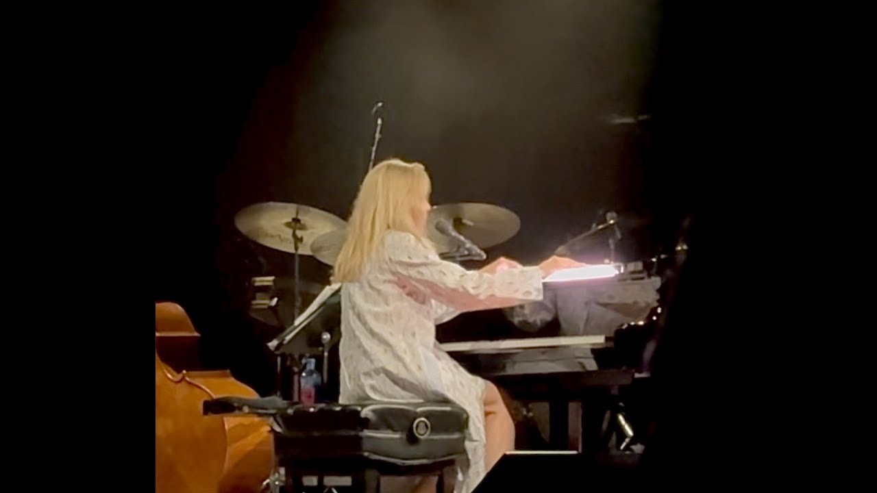 Diana Krall - The Look Of Love - Live in Hamburg, CCH - 24 Sep 2025