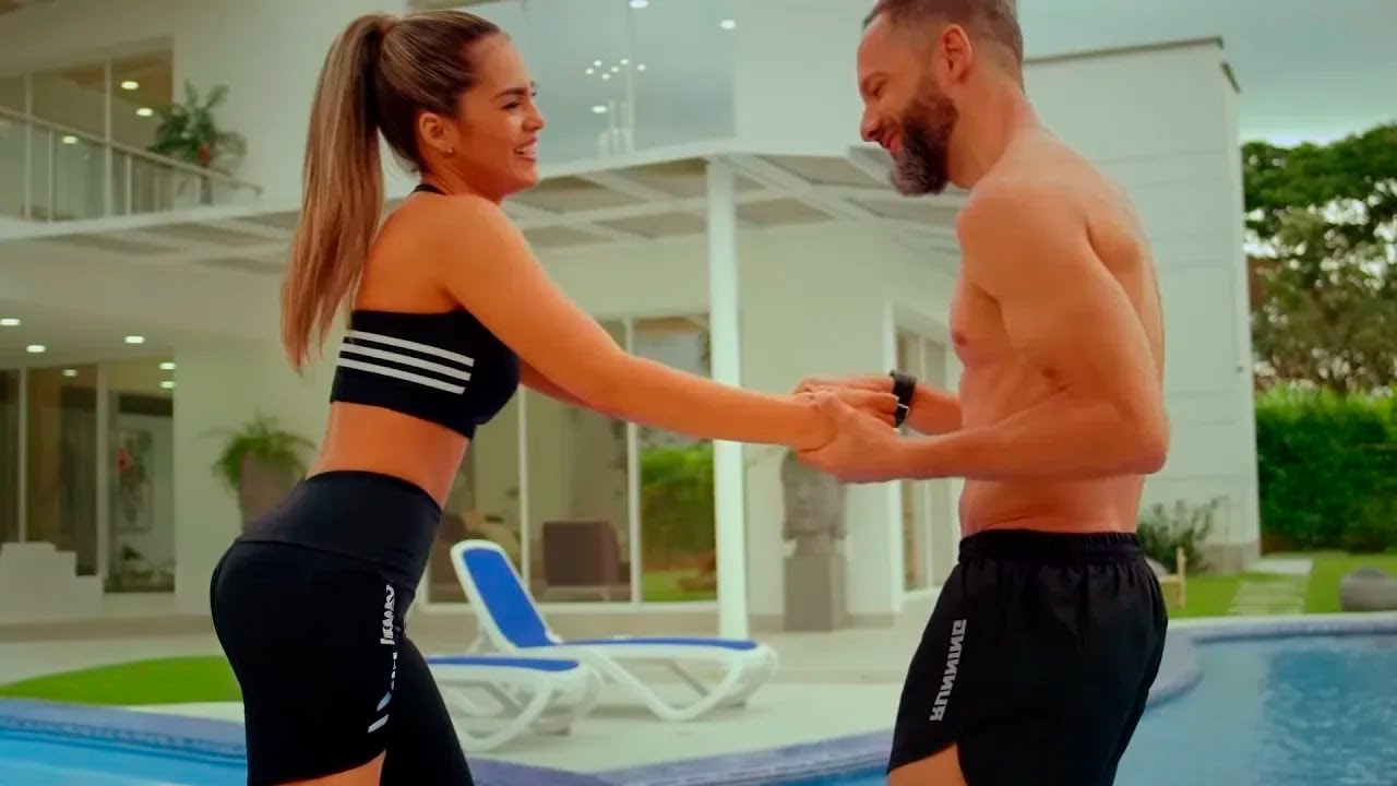 Roberto Lugo - Comp&aacute;rame (Video Oficial)
