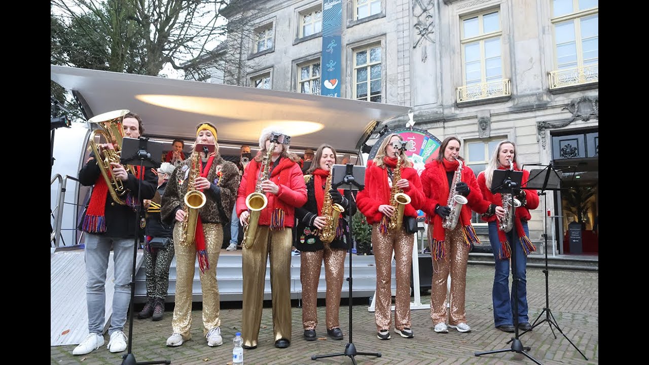 Funkapel Berlicum speelt voor Serious Request