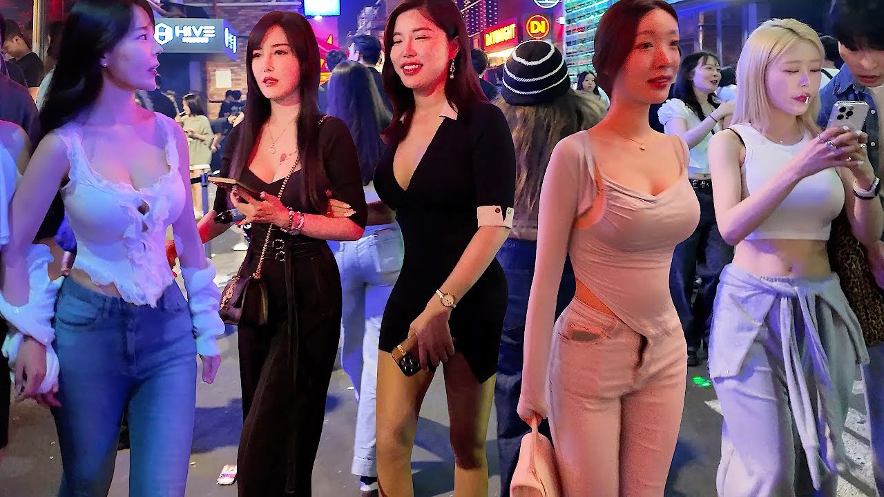You must visit the fantastic Itaewon club street in Seoul ^^ # ITAEWON # SEOUL # KOREA