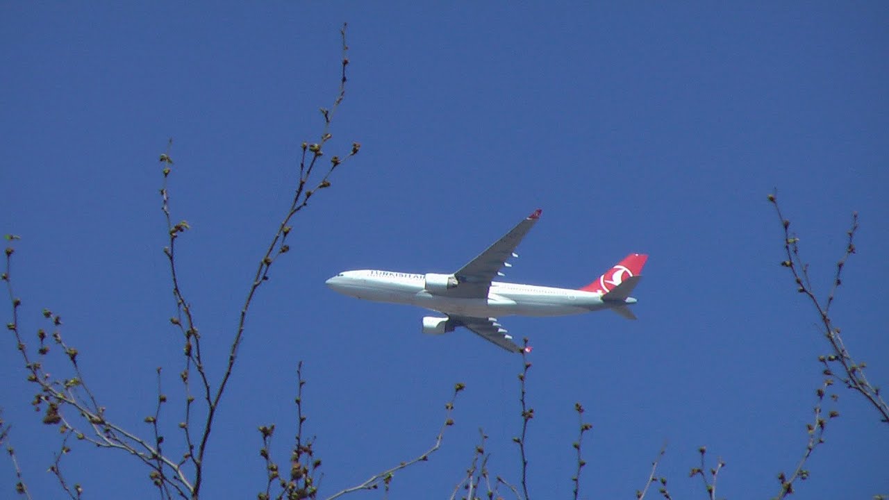 (HD) Planes over Istanbul 02/04/13