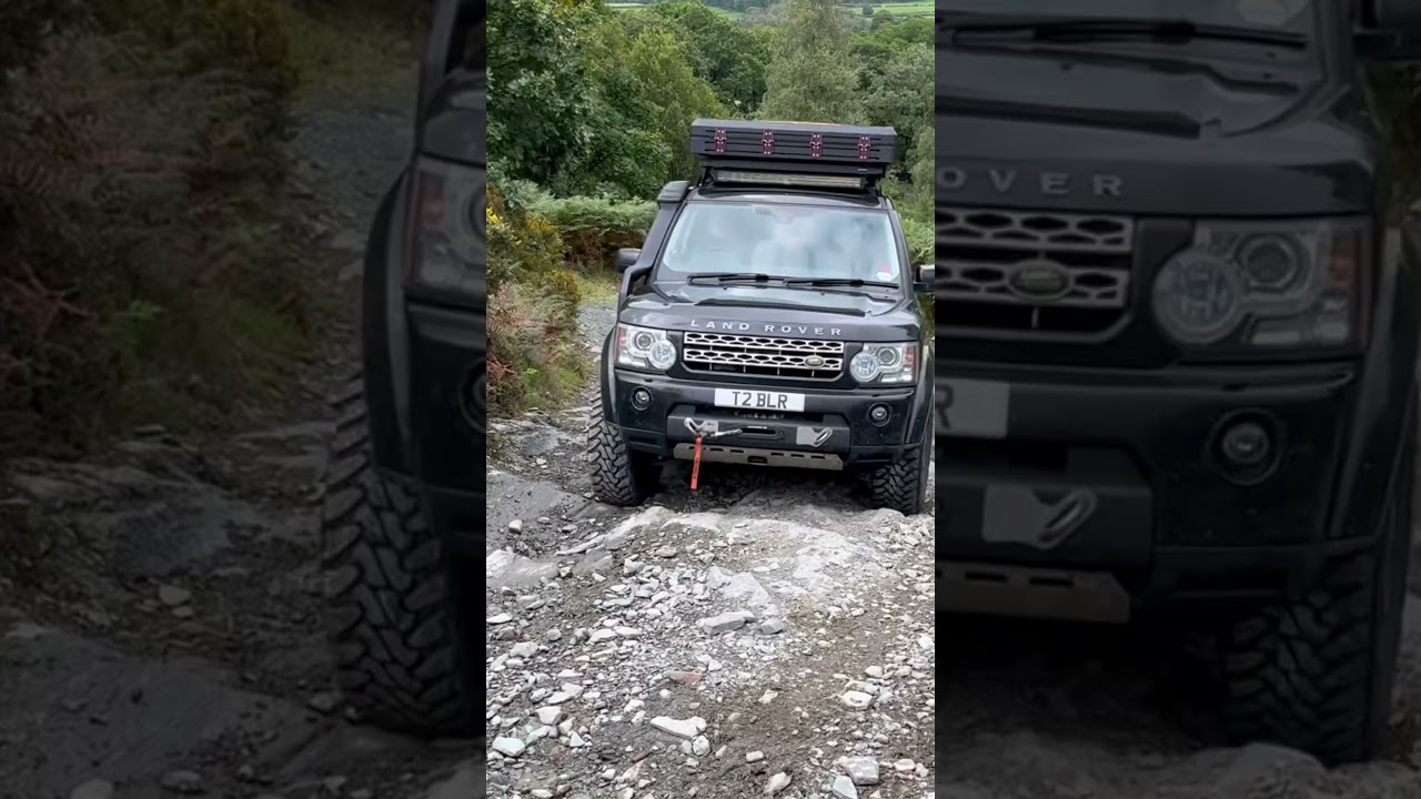 Landrover Discovery 4 takes on Parkamoor 💪  #landrover #landrover #lr4 #offroad