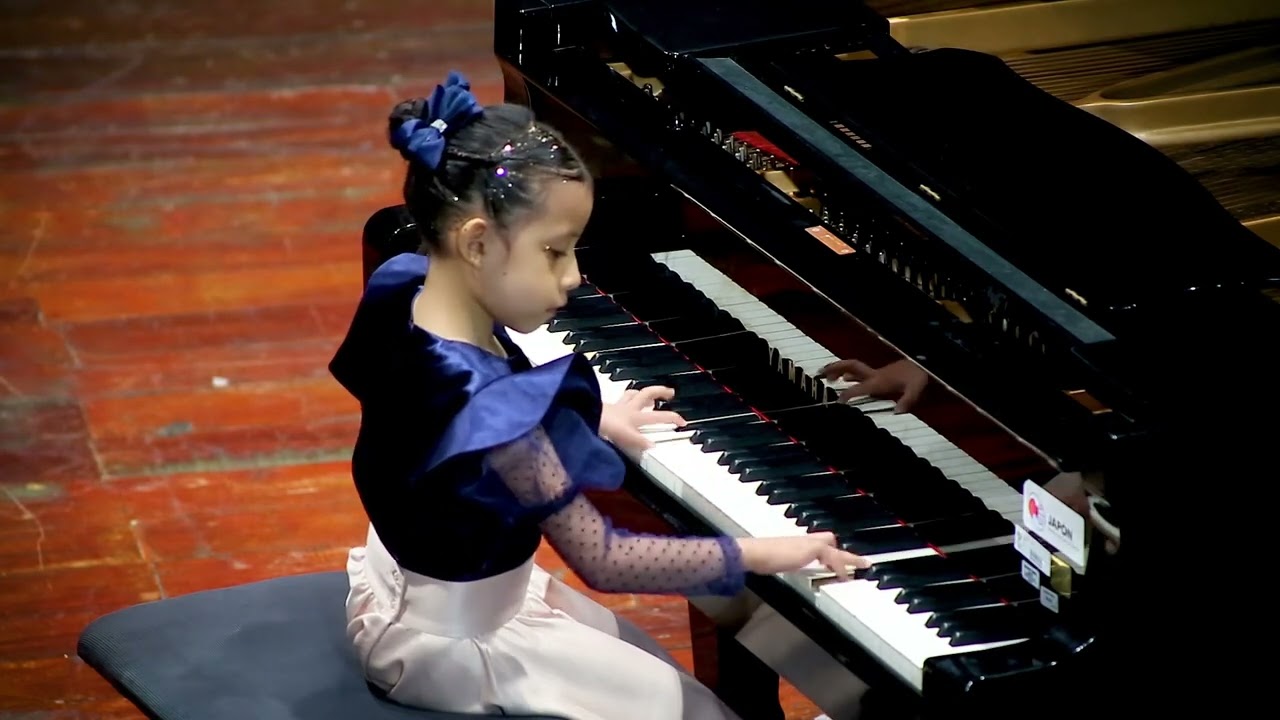 Valeska Gómez plays Burgmüller - Etude Op. 100 No. 25 “La chevaleresque”