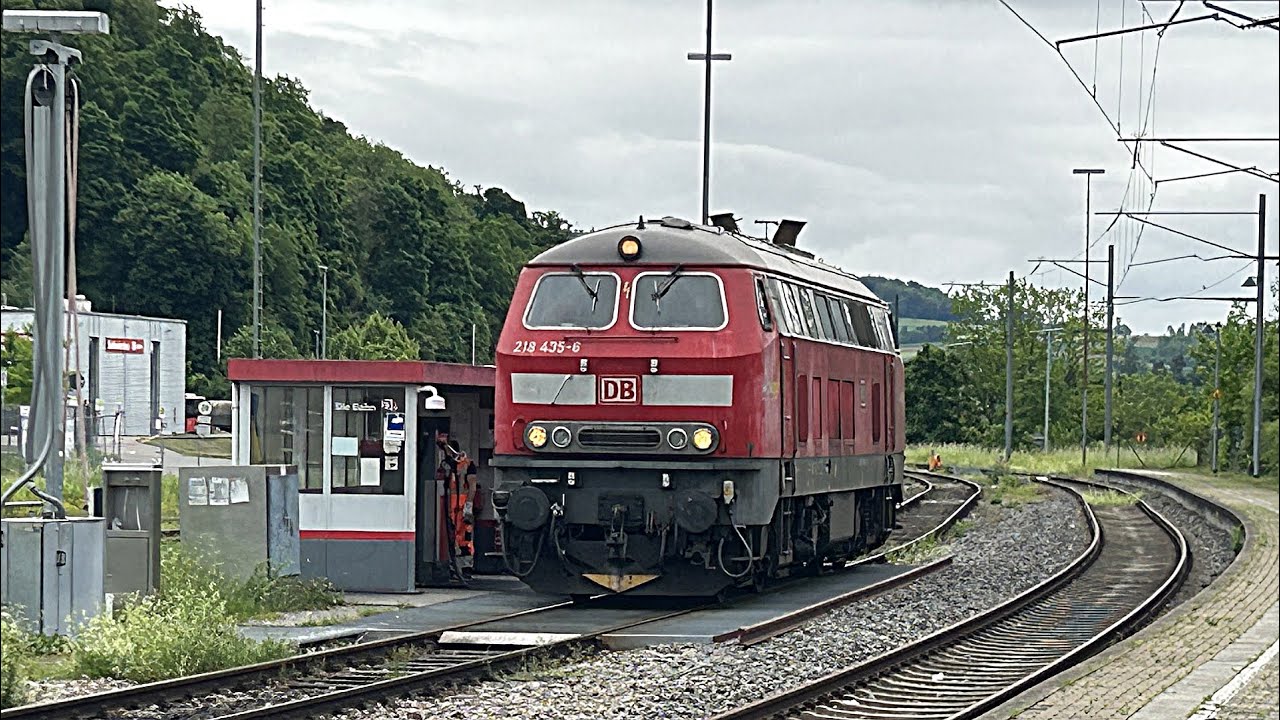 Diesellok 218 435 in Waldshut beim Tanken