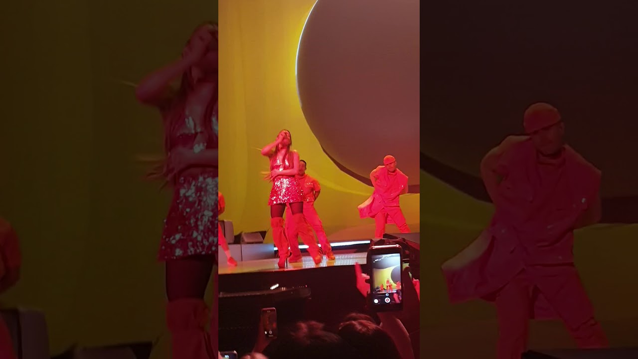 Ariana Grande Into You Birmingham N2