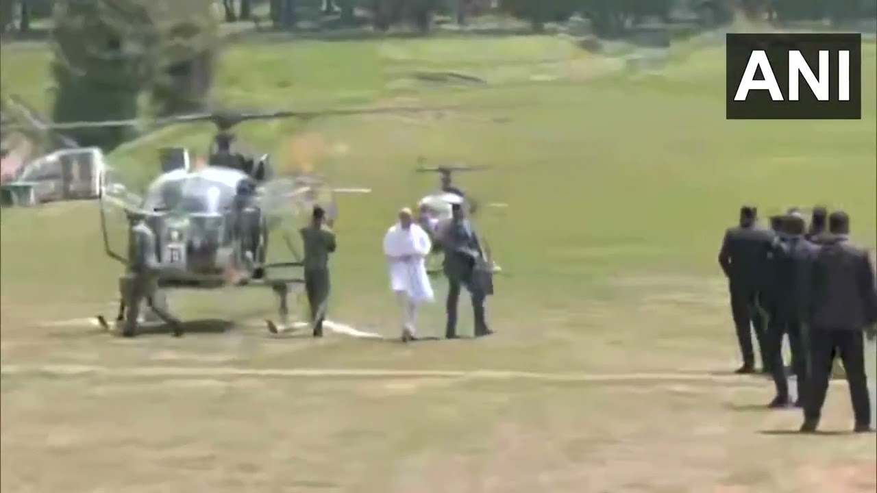 #PahalgamTerroristAttack | HM Amit Shah arrives at Baisaran meadow, site of attack