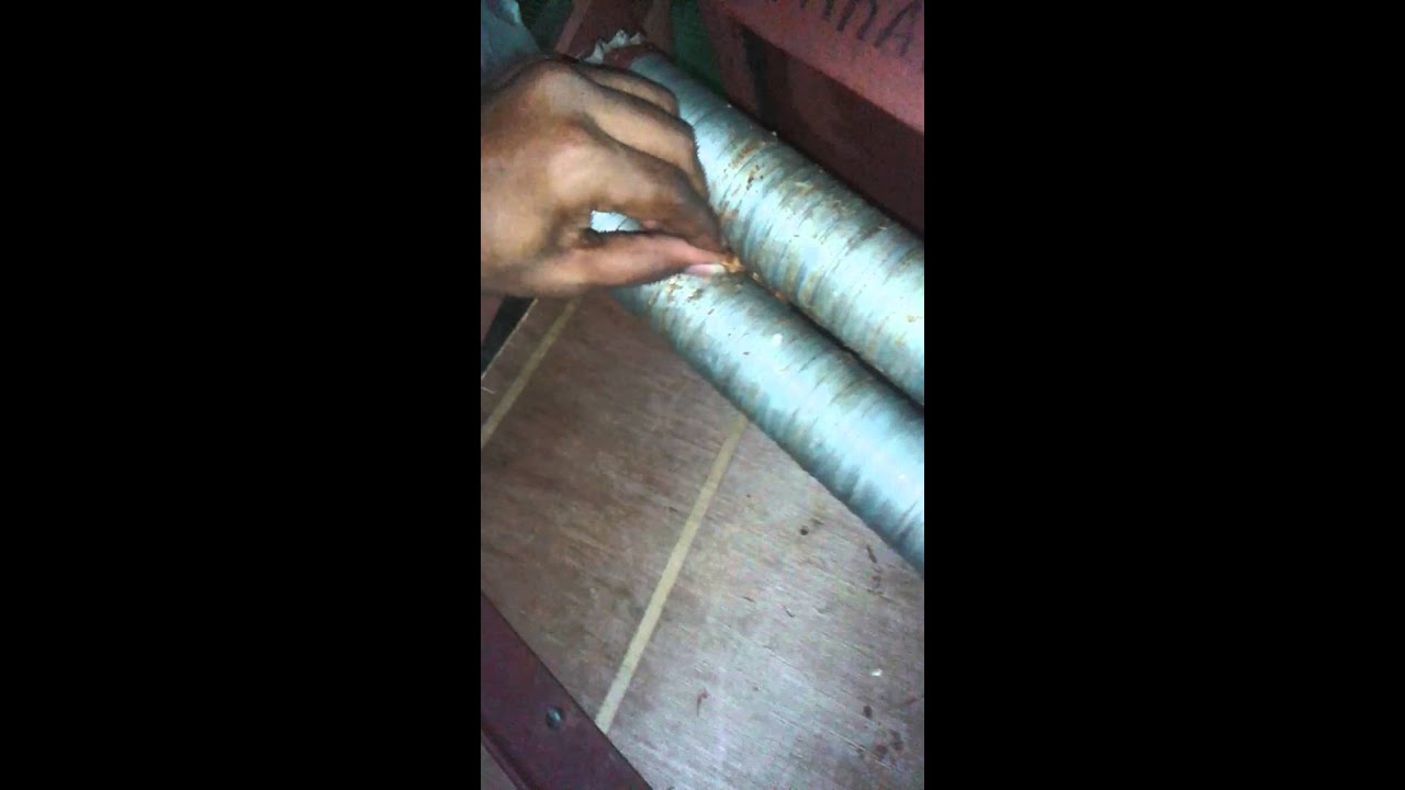 Tamrind pulp removing machine
