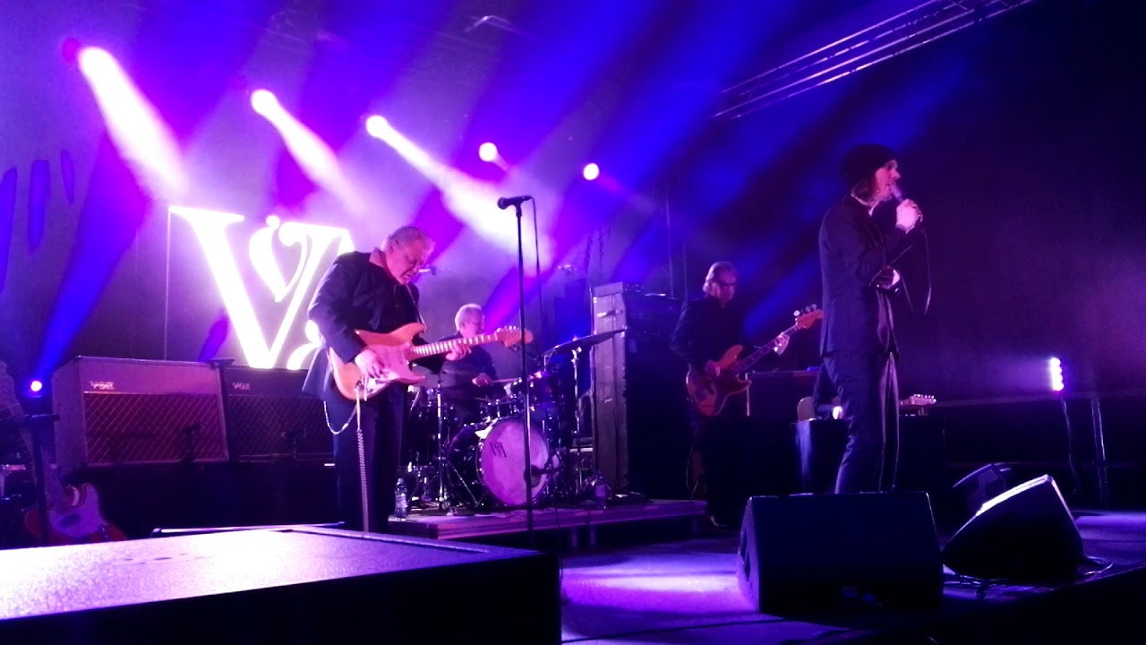 Ville Valo & Agents - Kuihtuu Kesäinen Maa @ Finlandia Klubi 12.4.2019