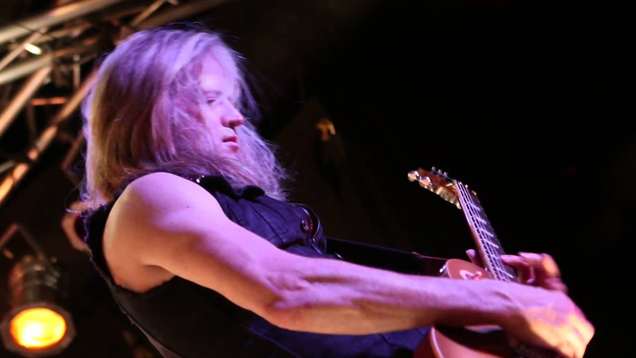 Burning Rain: Cryin in the Rain @ Count's Vampd