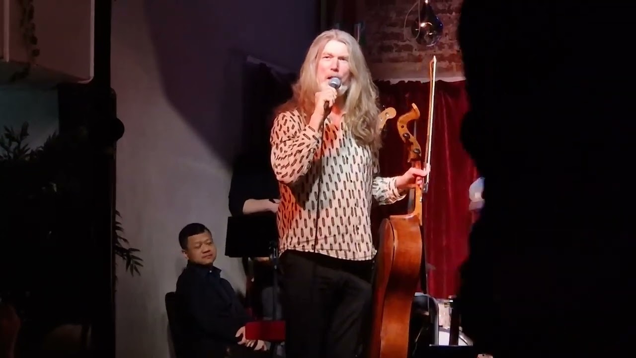 Svante Henrysson ber&auml;ttar om sin Francois Chanot cello