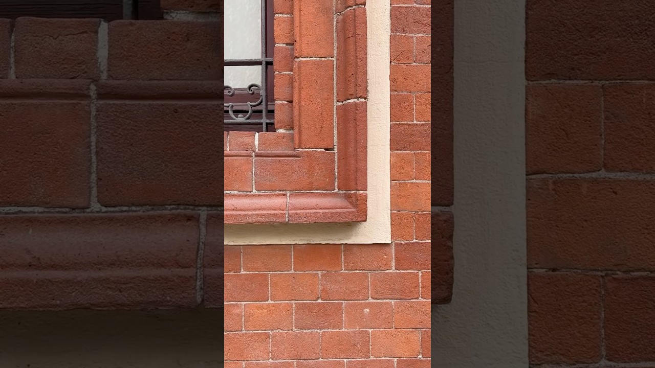 🇬🇧Brick textures from early '900s buildings in Milan.
