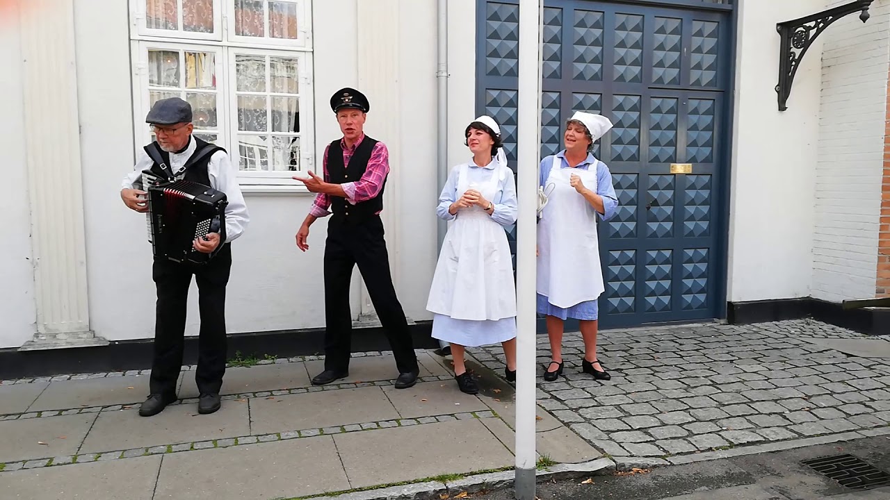 Der synges i Korsbæk i Matador på Bakken