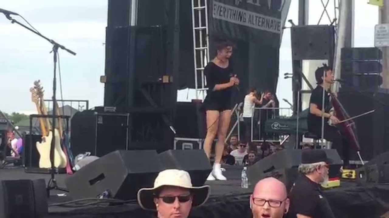 Meg Myers HEART HEART HEAD Live at PointFest 2015 HD