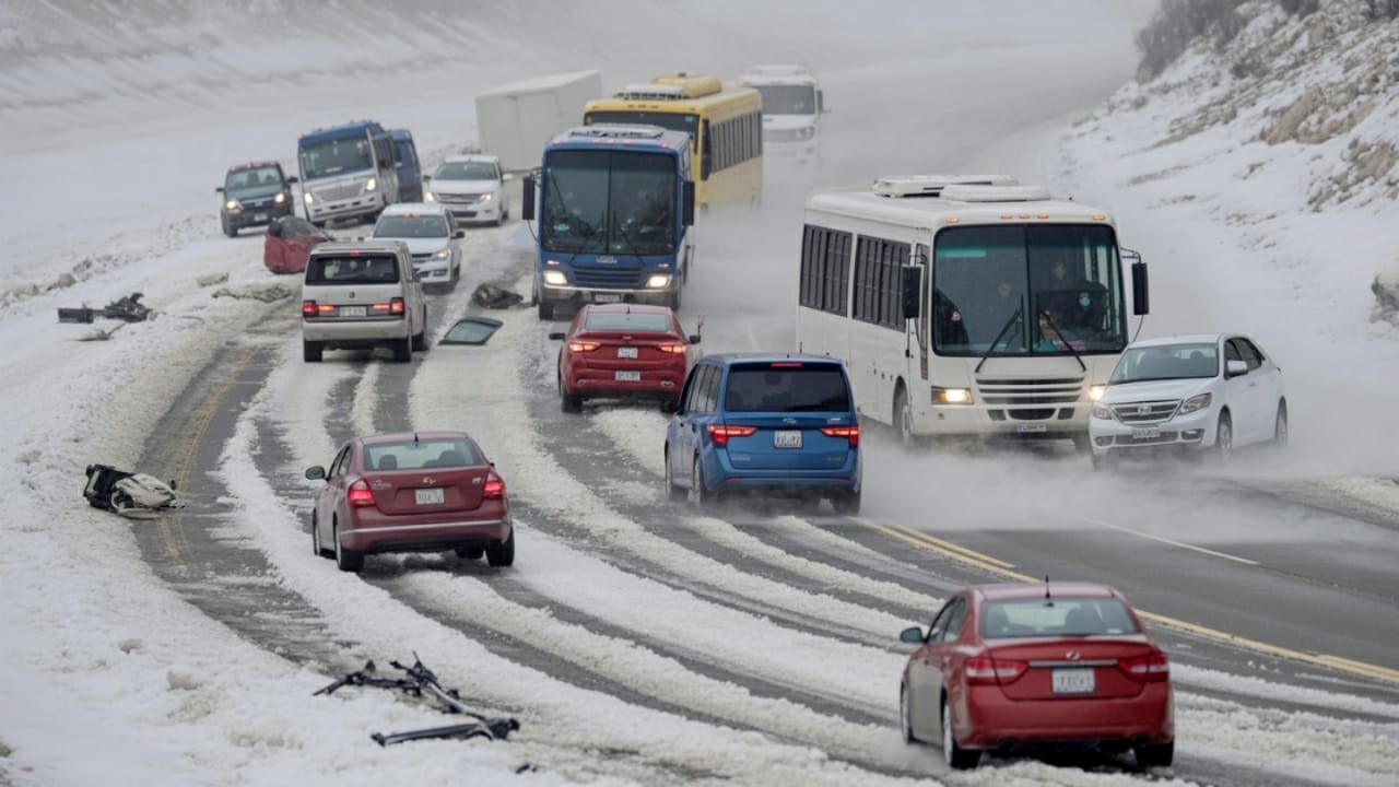 Icy Road CHAOS – Insane Moments Caught on Camera!
