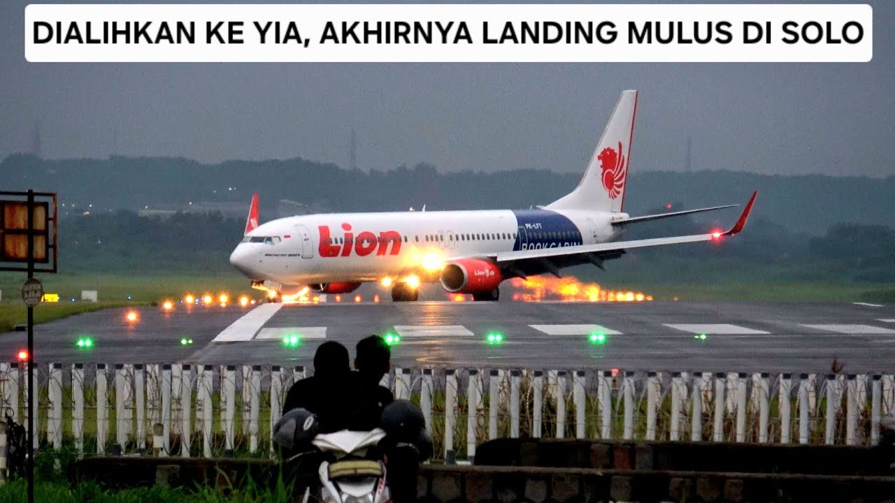 Sempat Go Around & Di Alihkan ke Yia, Pesawat Lion PK-LFT Akhirnya Landing Mulus di Bandara Solo 