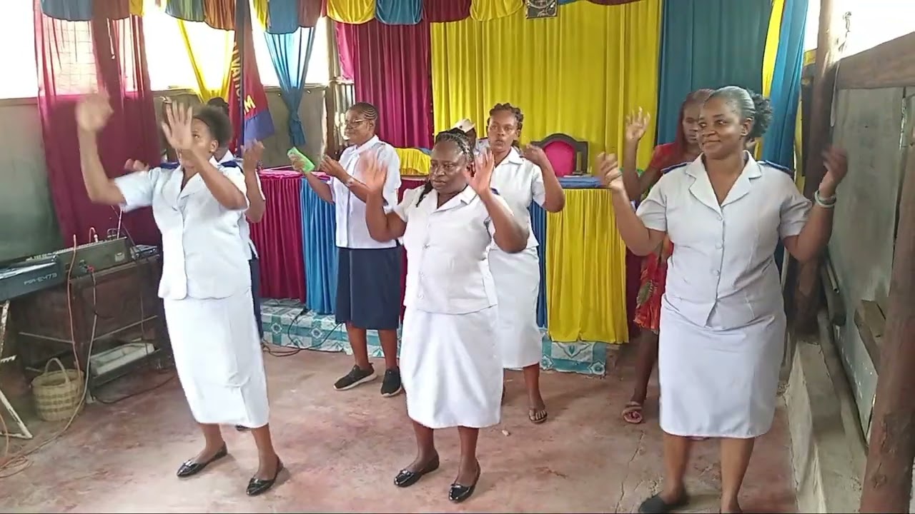Women gospel dance mikindani salvation army [ Tumeuowana mkono wa bwana]