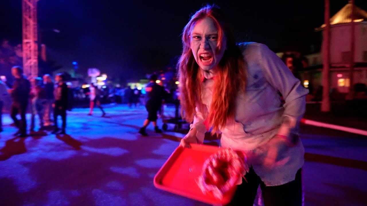 Mel's Die-In Zombies Street Experience #2 (HHN 34 Orlando)