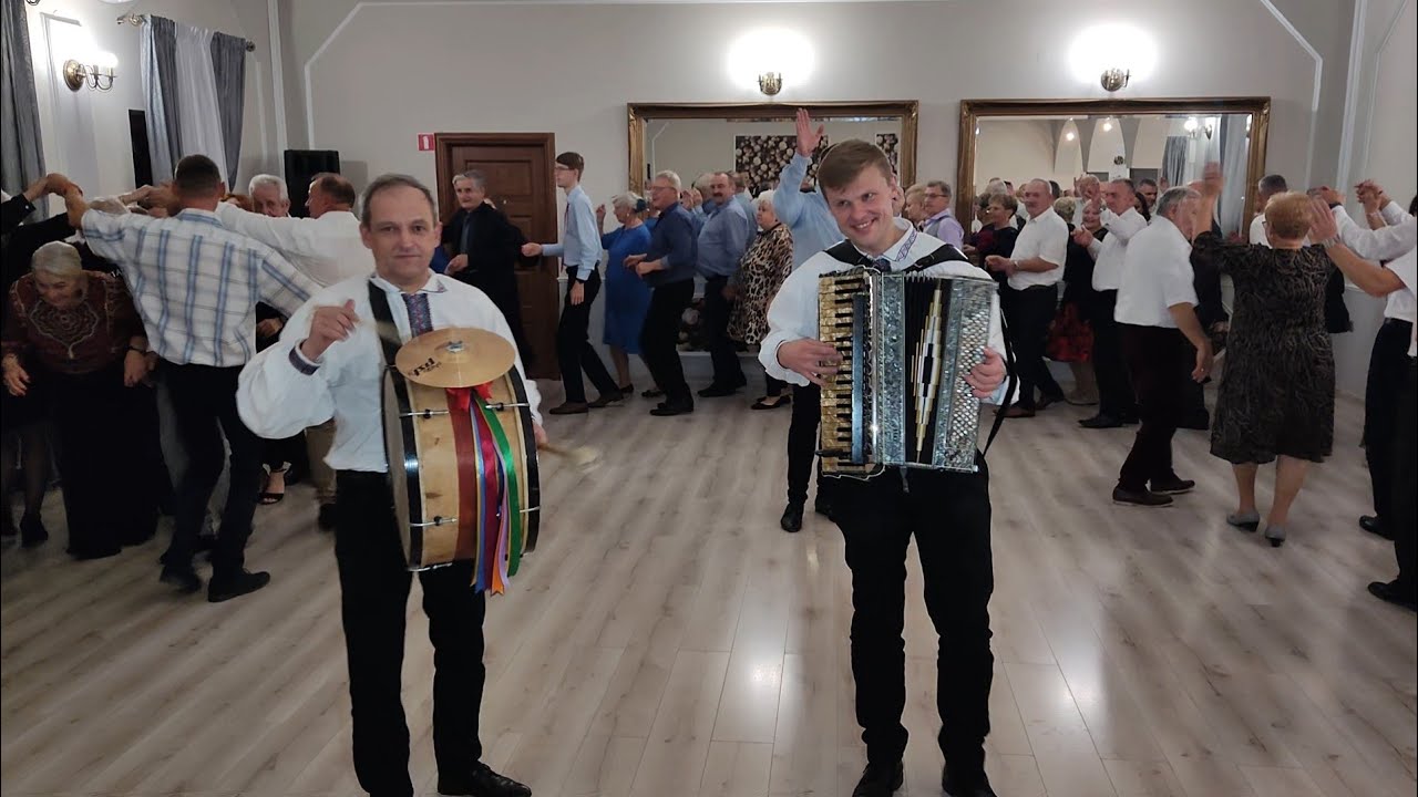 18 10 2025 Pięknym MARSZEM Kapela Stąporkowska pożegnała Najwytrwalszych GOŚCI w Złotym DWORZE