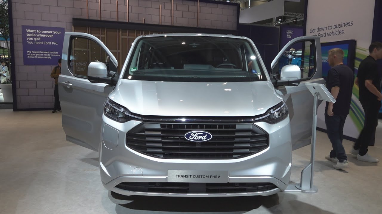 Ford Transit Custom Multicab Limited L2 PHEV Panel Van (2025) Exterior and Interior