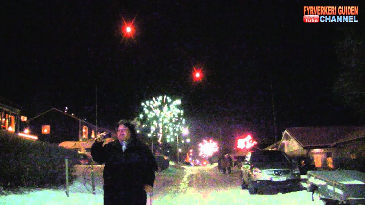 Nyttårsaften 2011/2012 Ole Rølvågs gate del 1 (div fyrverkeri)