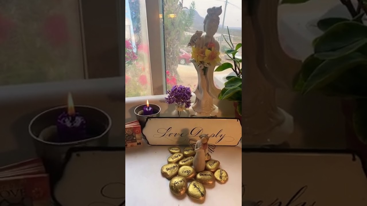 Who wants a free private reading? 💋#shorts #freereading #love #manifesting #tarot