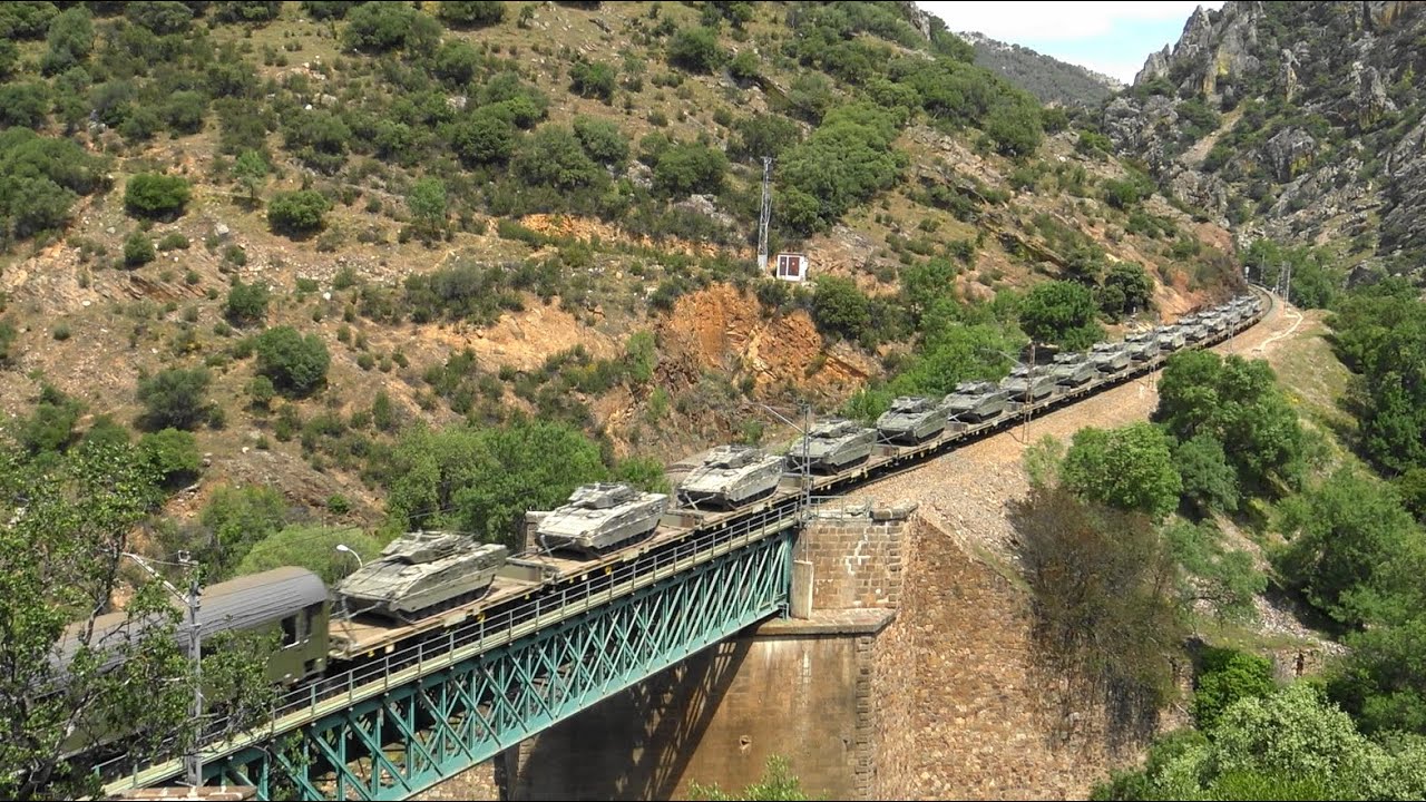 Trenes Militares del Ejercito de Tierra Español por Despeñaperros. Renfe Mercancías, Low Cost Rail