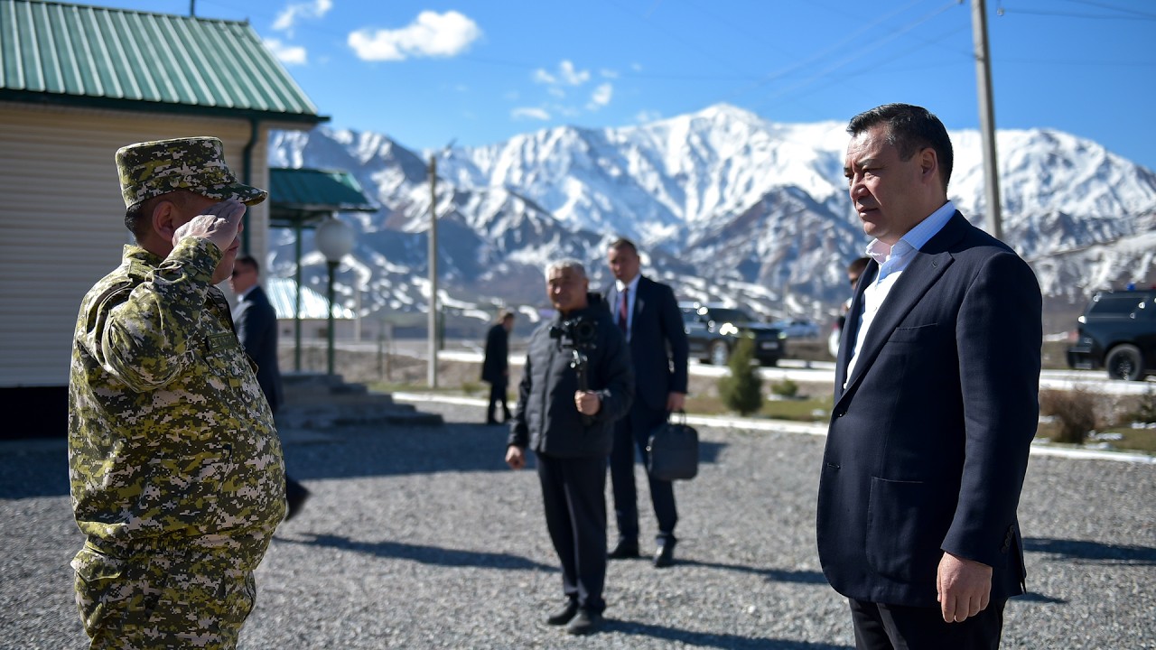 Садыр Жапаров посетил пограничную заставу &laquo;Кара-Мык&raquo; в Чон-Алайском районе