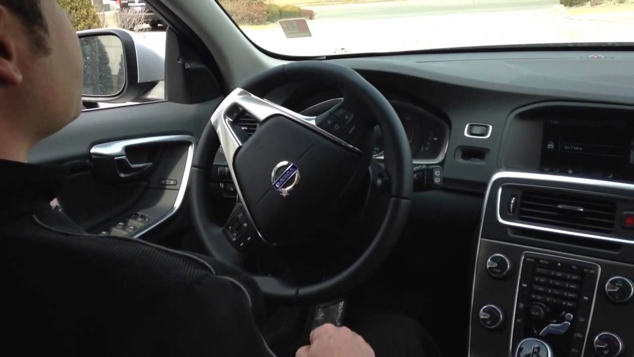 Mike shows us how Park Pilot works on the new V60.