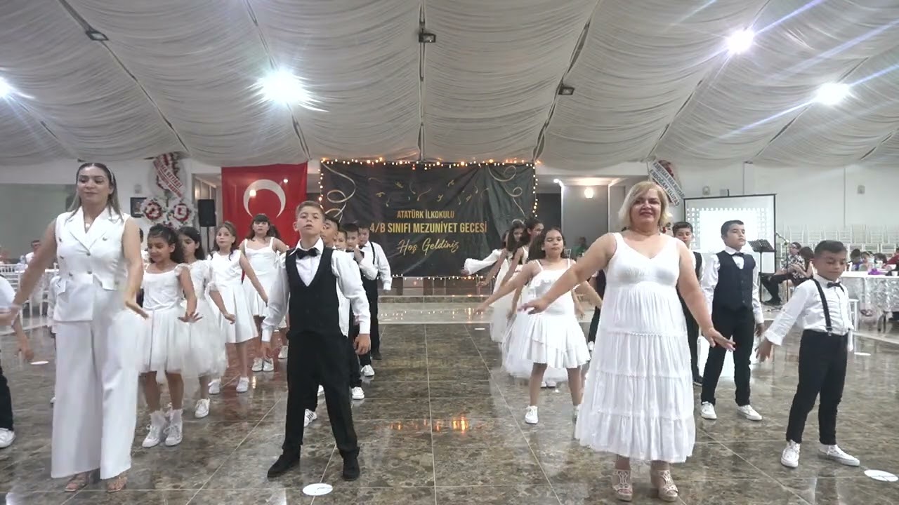 FİNİKE ATATÜRK İLKOKULU 4-B SINIFI MEZUNİYET ÇÖKERTME
