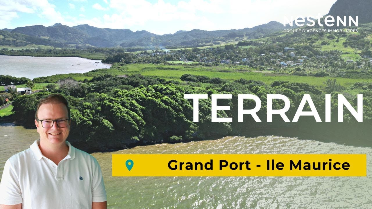Terrain agricole en bord de mer de 44 672 m²  - A Vendre