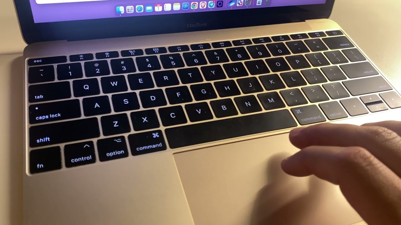 Review macbook 12 2017 em 2025, bom?