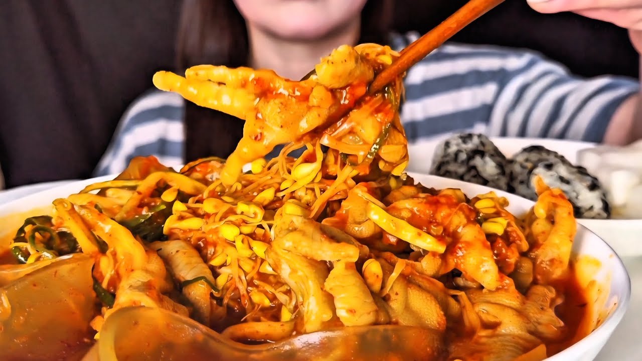 무뼈 국물닭발 + 콩나물 + 주먹밥 먹방 K-FOOD  Boneless Chicken Feet Stew Mukbang + Rice Balls