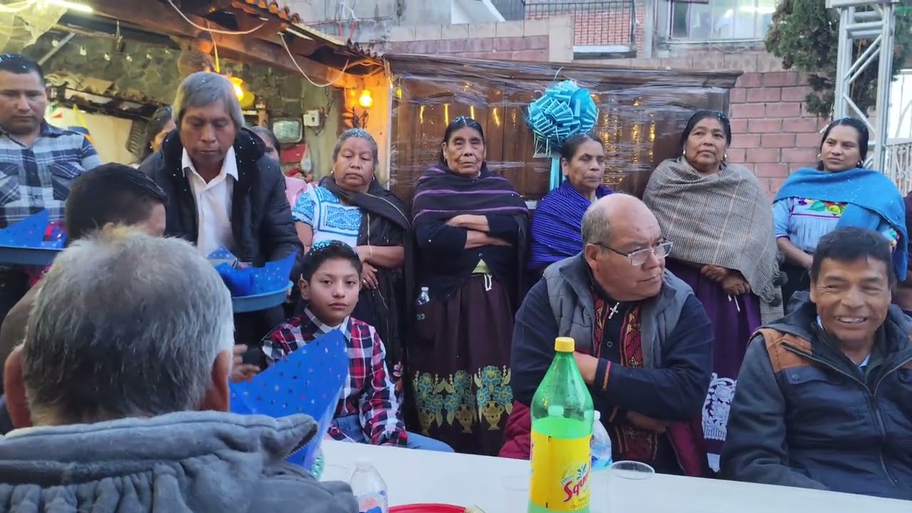 Fiesta de confirmación(comida) del niño Millán Domínguez Guzmán. Janitzio Michoacán.
