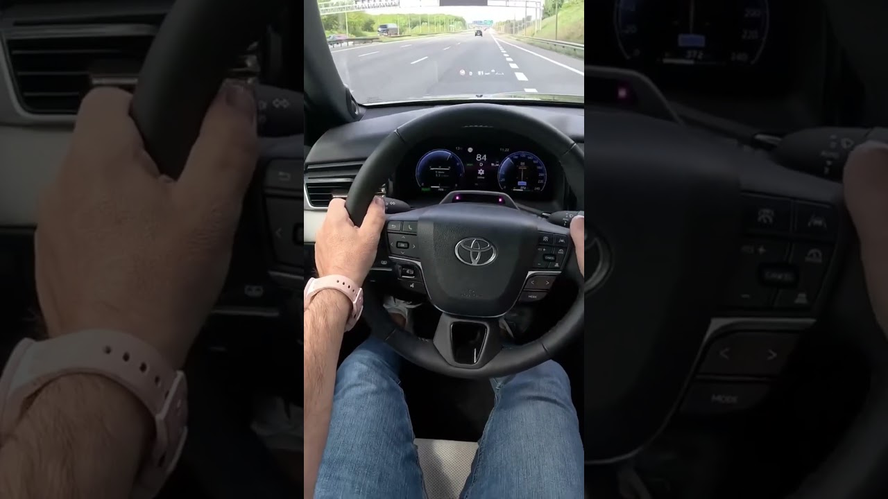 Toyota Camry 2.5 Hybrid 230 HP Acceleration Test