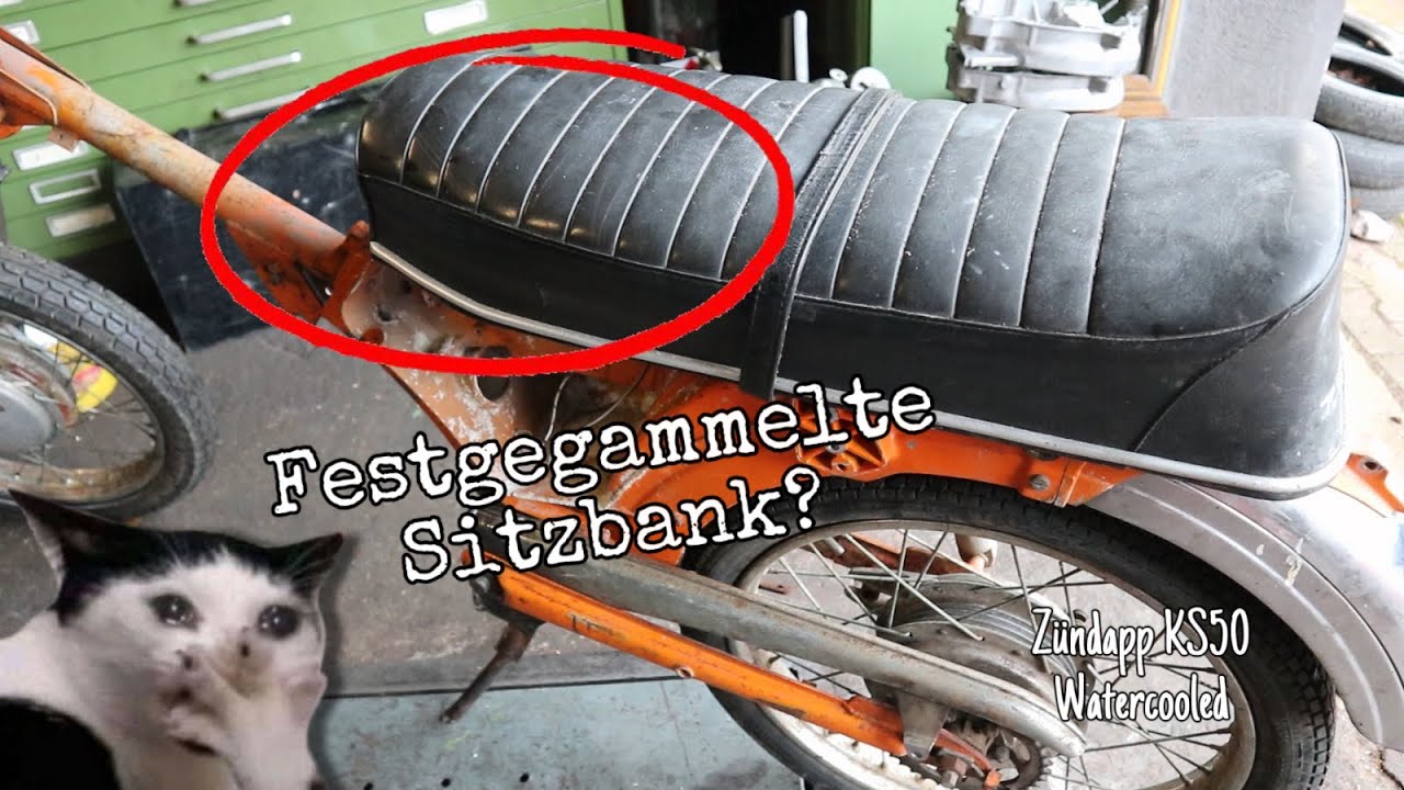 Festgegammelte Sitzbank von Zündapp KS50 Watercooled (517) lösen | Kradwerk Pfalz Direkthilfe