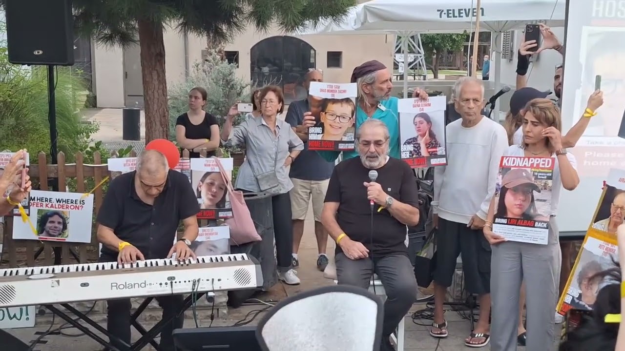 בועז שרעבי ומשפחות החטופים
