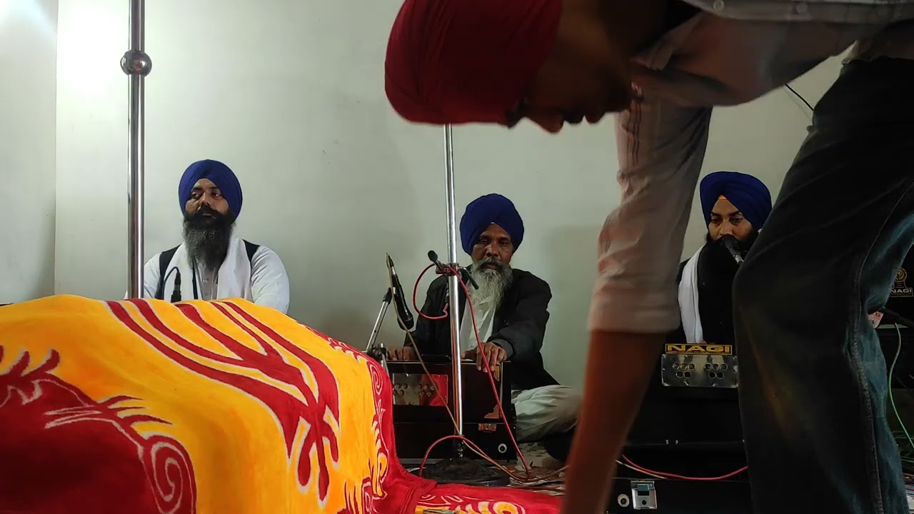 ਕੀਰਤਨ ਹਾਜ਼ਰੀ ਭਰੀ ਬਾਬੇ ਮੱਟ ਦੇ ਅਸਥਾਨ ਤੇ 