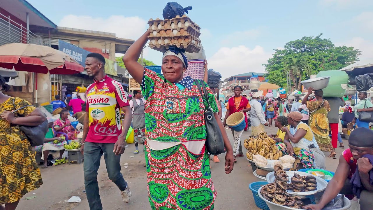 LOCAL FOOD MARKET IN GHANA ACCRA, AFRICA