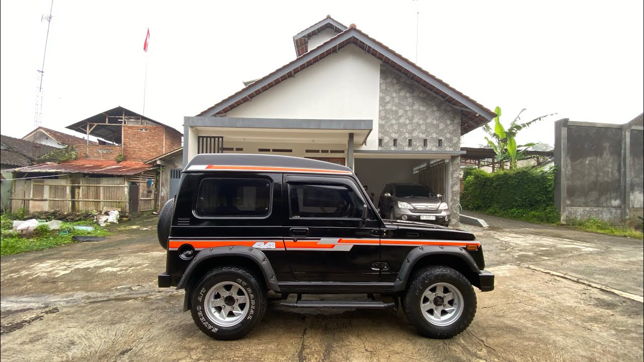 Dijual Mobil Bekas Suzuki Jimny Katana 4x2 Murah Meriah