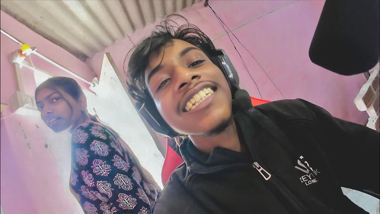 Aaj behan bhi live stream kar rahi 🥰