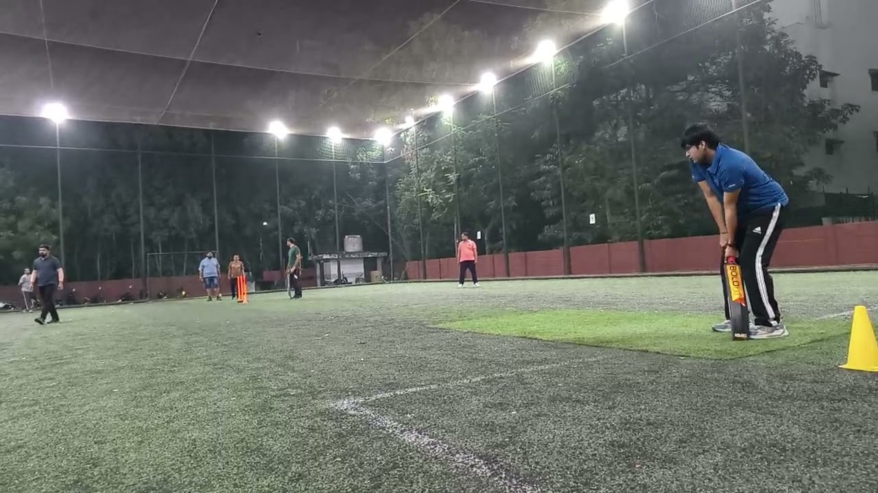 Box cricket 