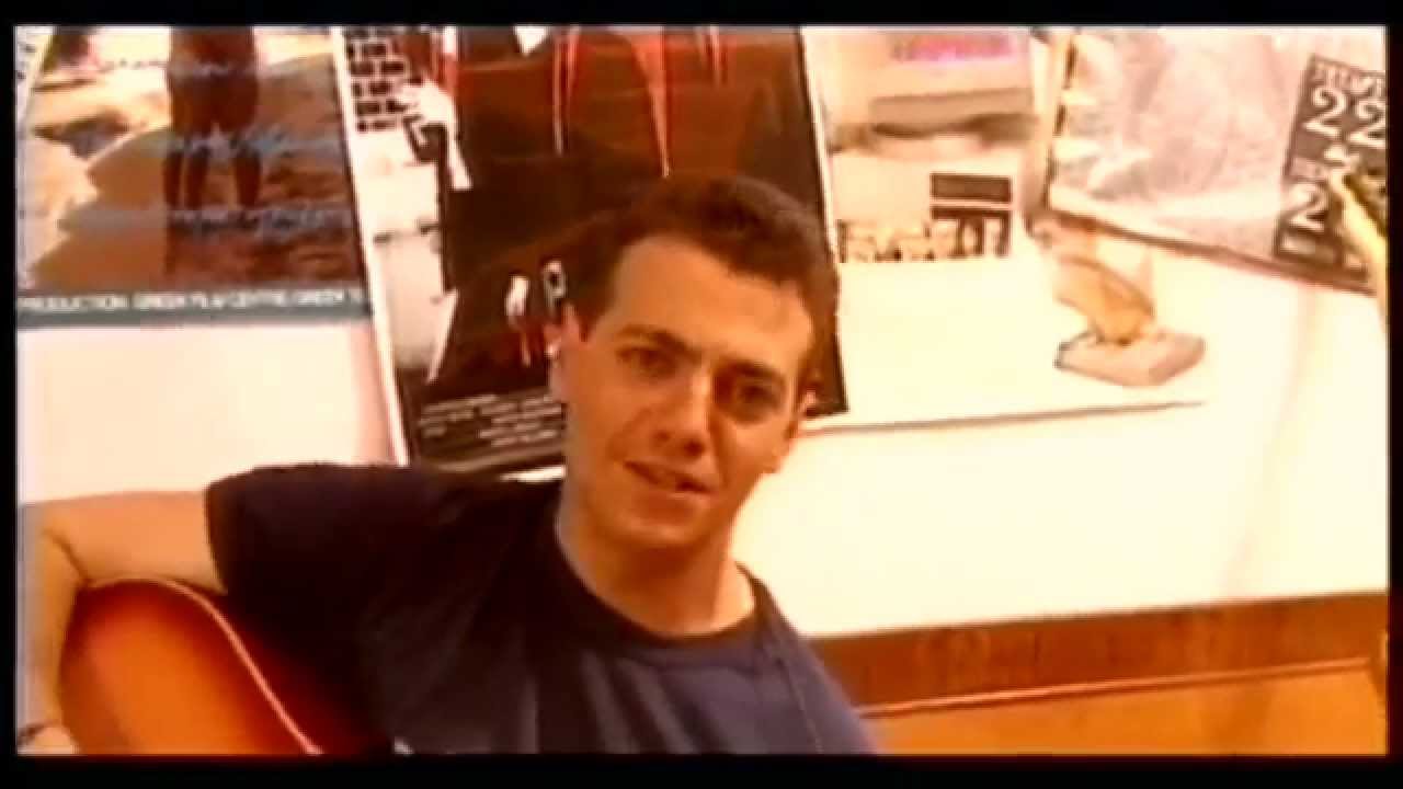 Μανώλης Φάμελλος και οι Ποδηλάτες - Γαλάζια Μυστικά (video clip)