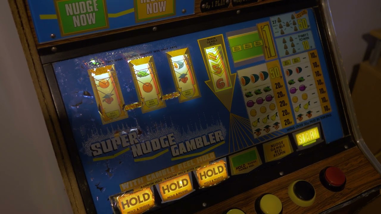 SUPER NUDGE GAMBLER   BELL FRUIT   1970'S