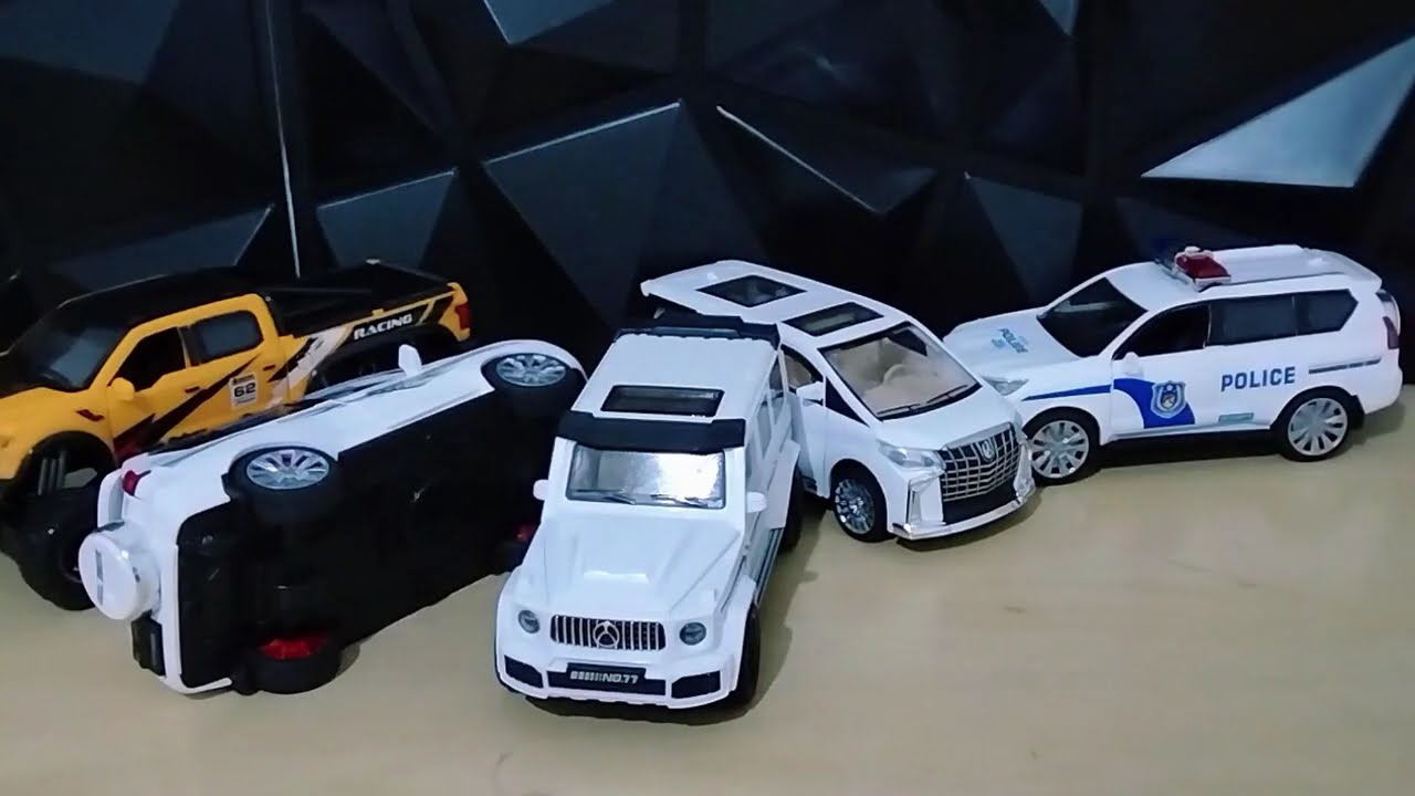 Review Bentley Flying Spur, Jeep Police, Toyota Prado Diecast