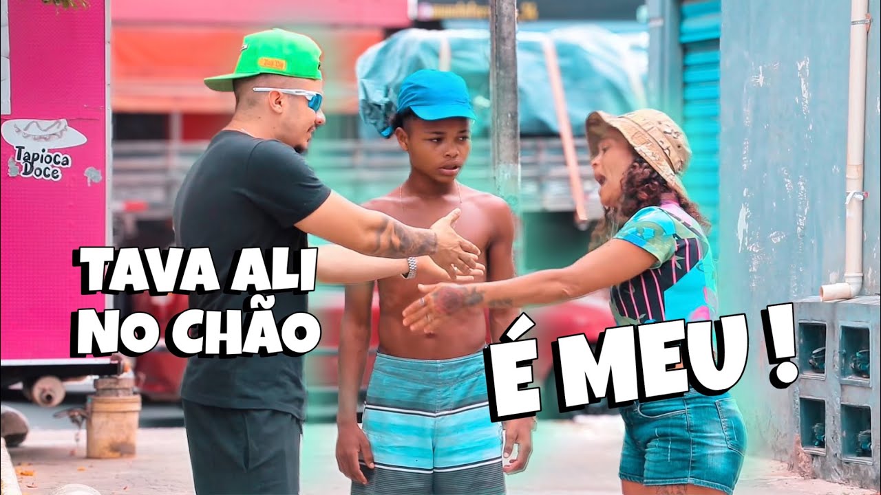 PEGADINHA: PEGANDO ALGO ESTRANHO NO CH&Atilde;O kkk