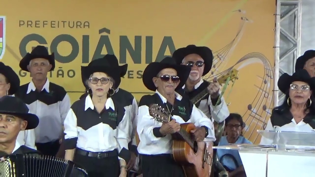 Orquestra Raízes de Pontalina - Blusa vermelha