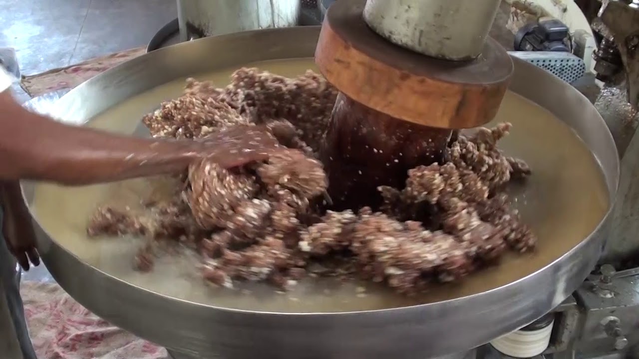 மீண்டுவரும்  தமிழர்களின்  பாரம்பரிய மரச்செக்கு எண்ணெய்